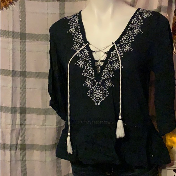 A&F Navy Blue top - Picture 2 of 7